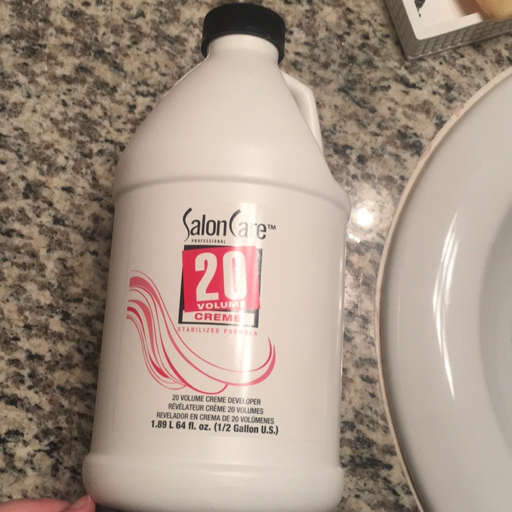 1/2 gallon of hair color developer